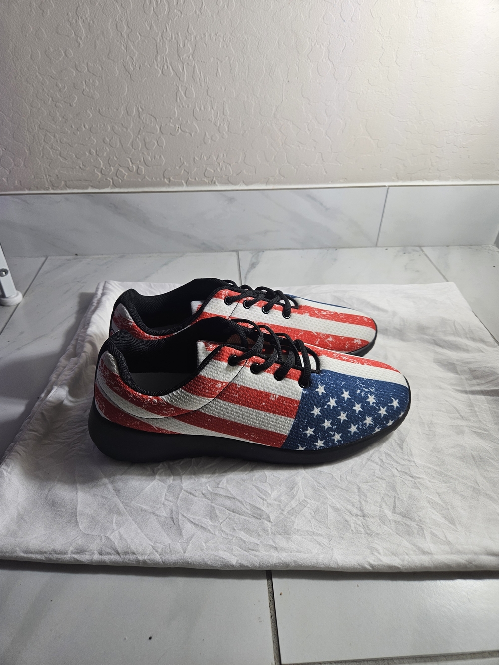 Men's American Flag Athletic Sneakers - Red White Blue